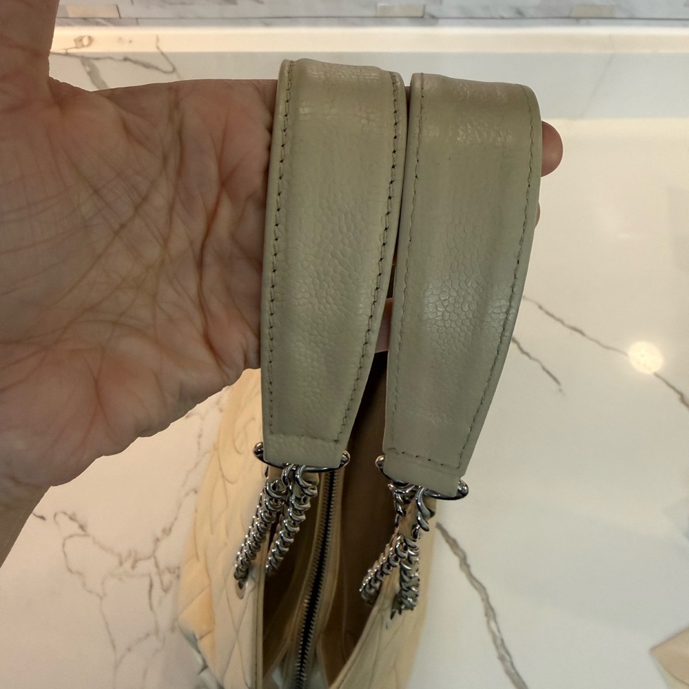 CHANEL Light Beige Quilted Shoulder Bag - Picture 16 of 17